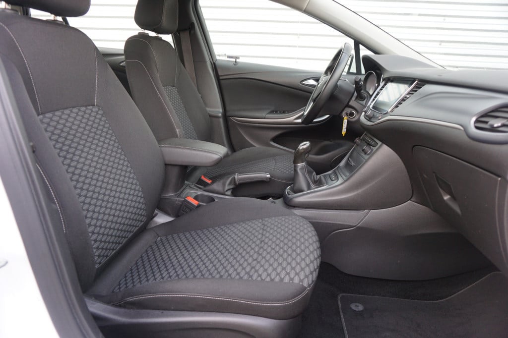 Opel Astra sports tourer 1.6 cdti online edition airco / cruise / navi / el