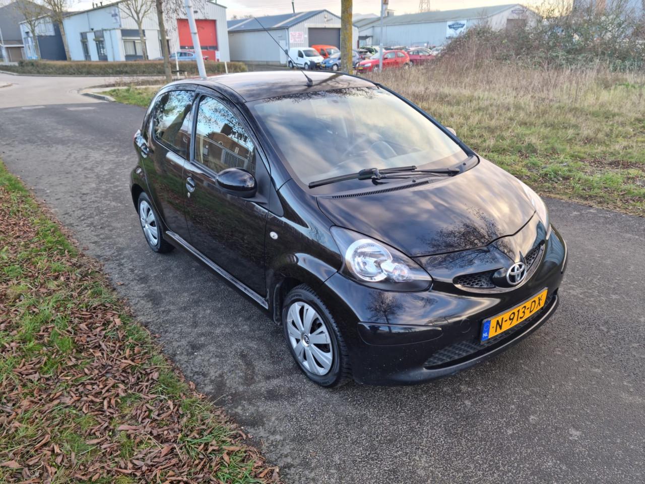 Toyota aygo 1.0i 2008 113.000km 5 deurs 1 jaar apk