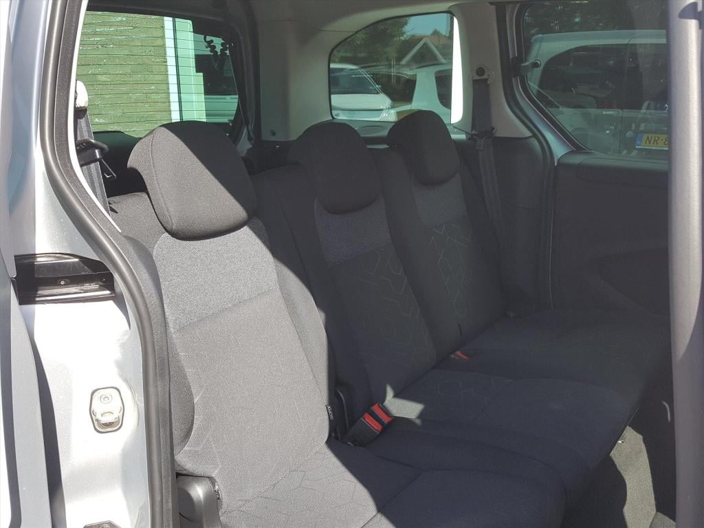 Peugeot Partner tepee 1.2 110pk active | trekhaak | apple carplay | airco |