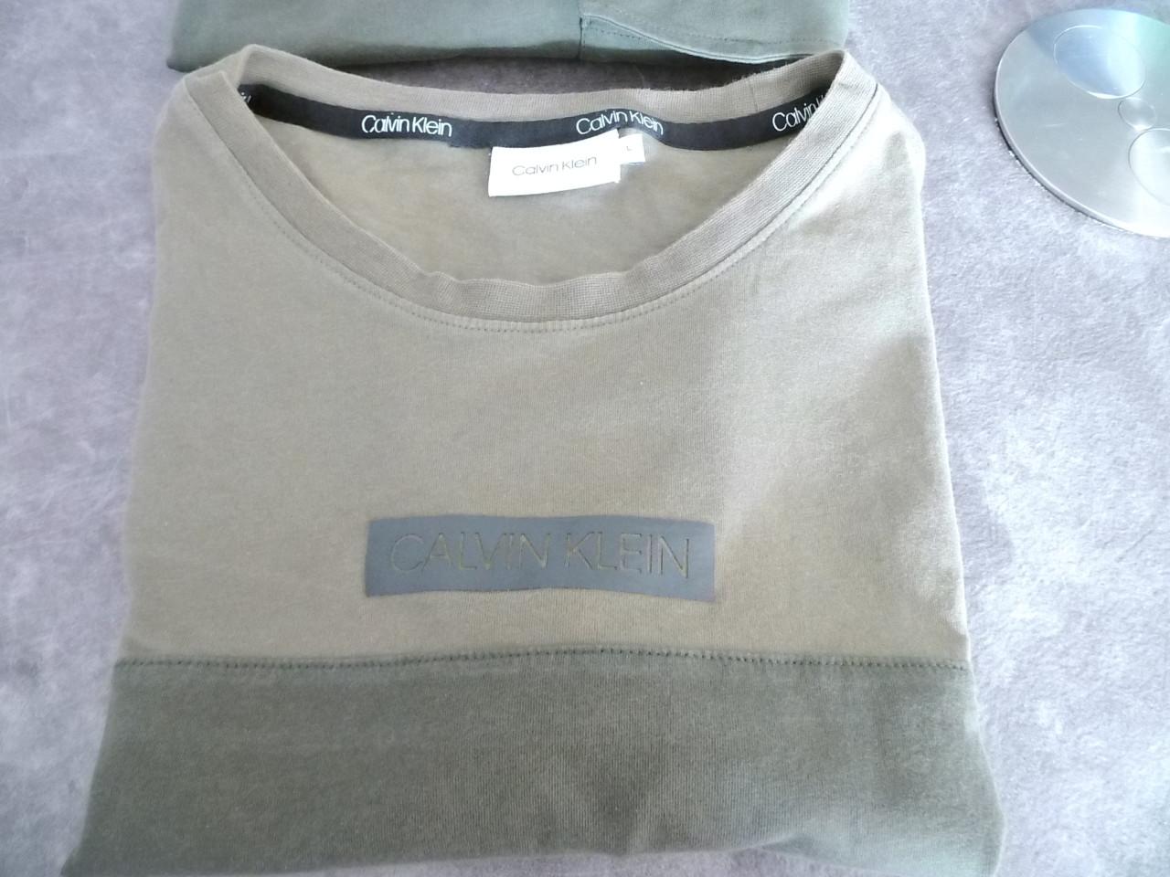 2 T-Shirts van Calvin Klein. maat L.