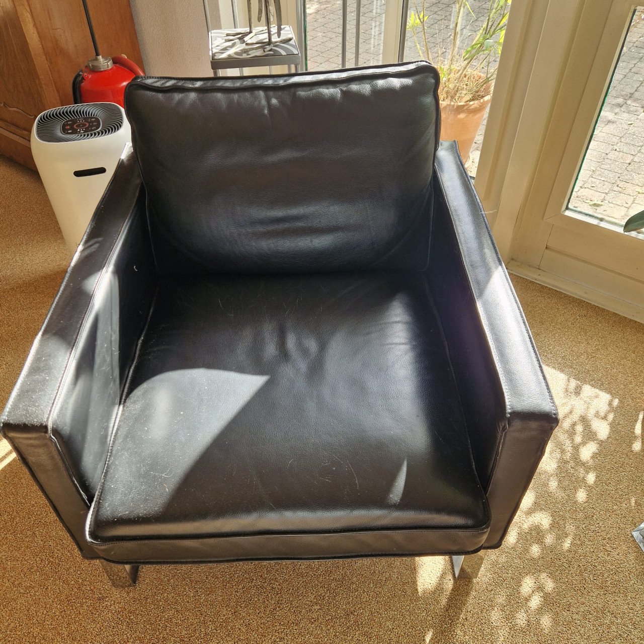 GRATIS 2 zwarte stoelen