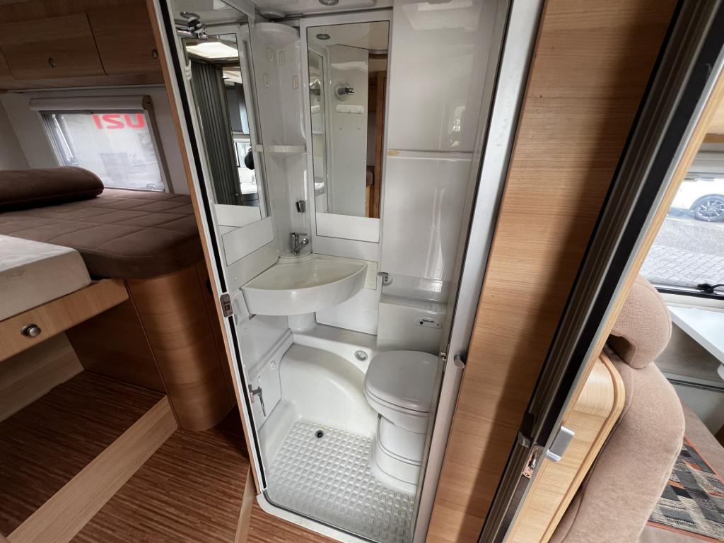 Fiat Ducato weinsberg 2.3 jtd r49 x250/2 | camera | luifel | grote garage |