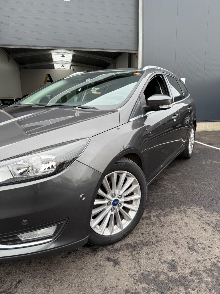 Ford Focus 1.0 - titanium edition