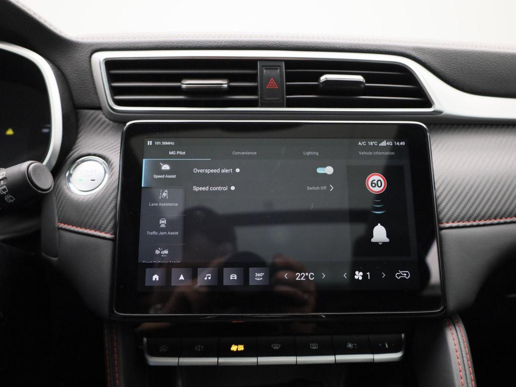 MG Zs Ev long range luxury 70 kwh | navi | leder | panoramadak | led koplam