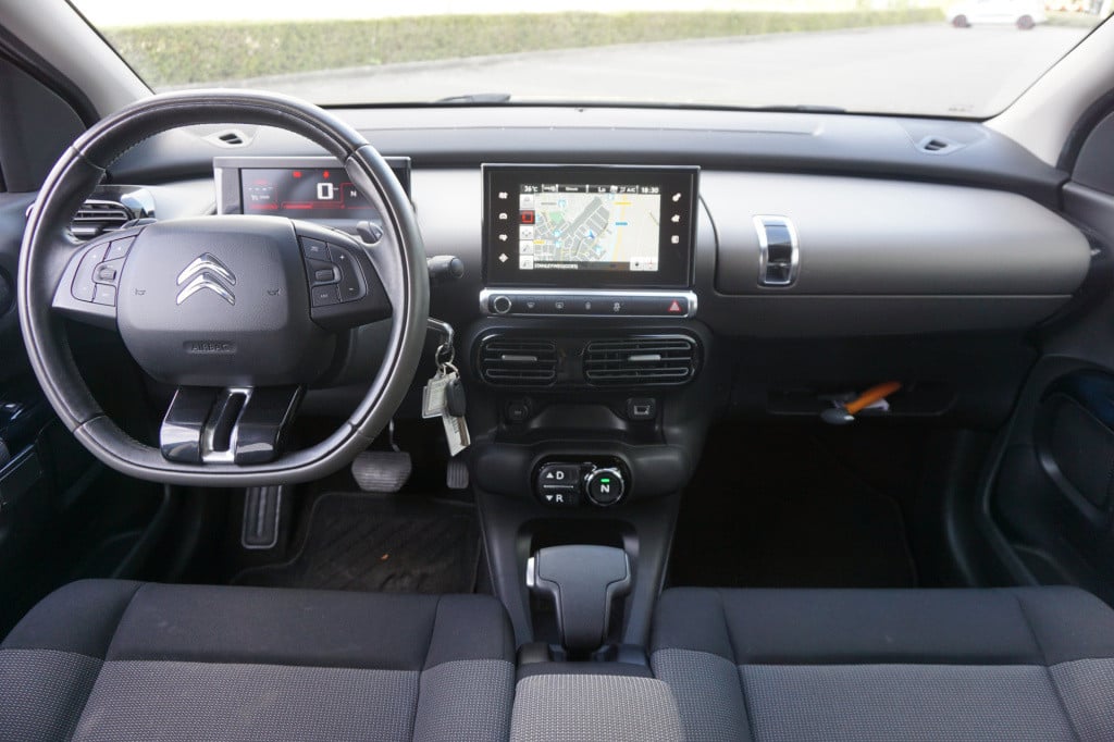 Citroen C4 Cactus 1.2 puretech shine airco / navi / carplay / elektr. ramen