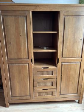 Gratis complete Babykamer / Kinderkamer, commode, ledikant, kast
