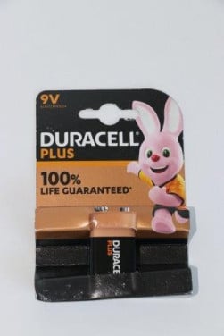 Duracell plus blok 9 V batterij €.2,50 Datum: 01-2026 Totaal 12 stuks