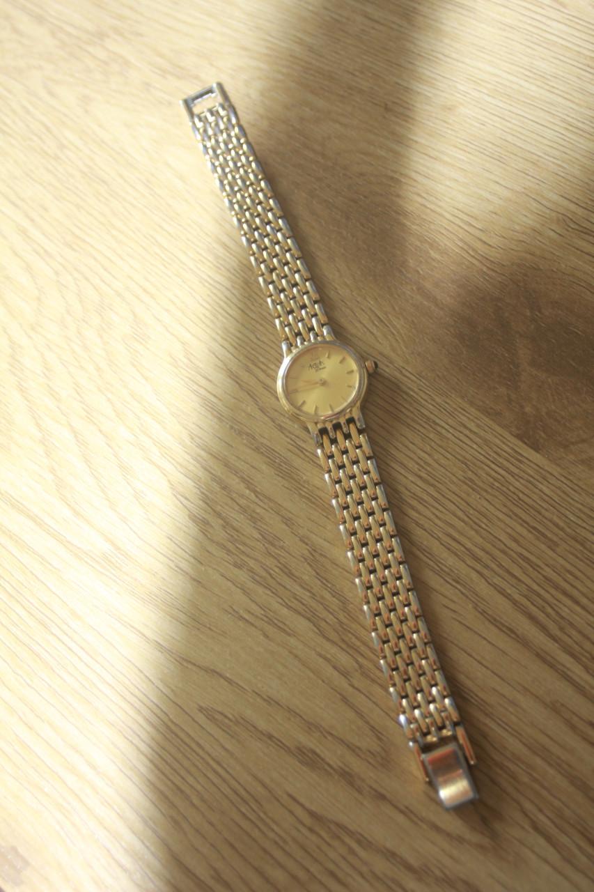 Dames horloge,,goudkleurig