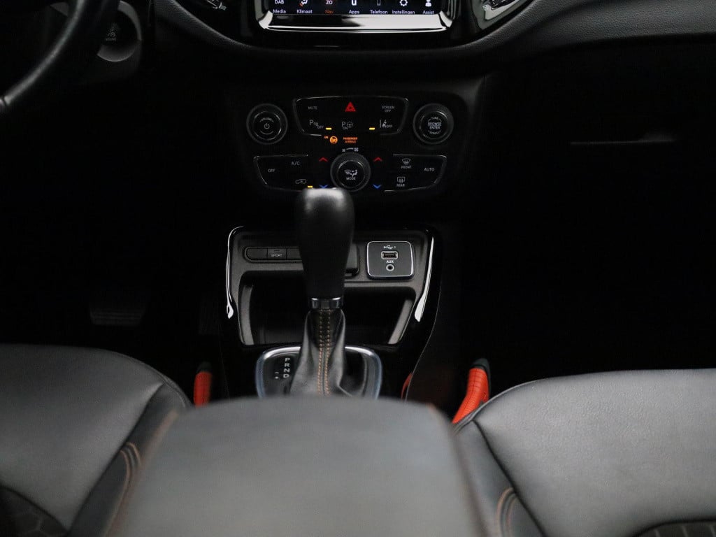Jeep Compass 1.3t limited | automaat | navigatie | apple carplay / android 