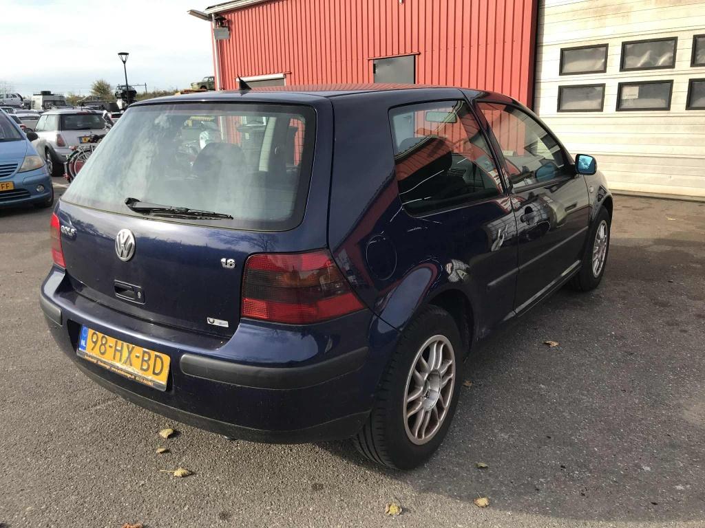 Volkswagen Golf 1.6-16v trendline
