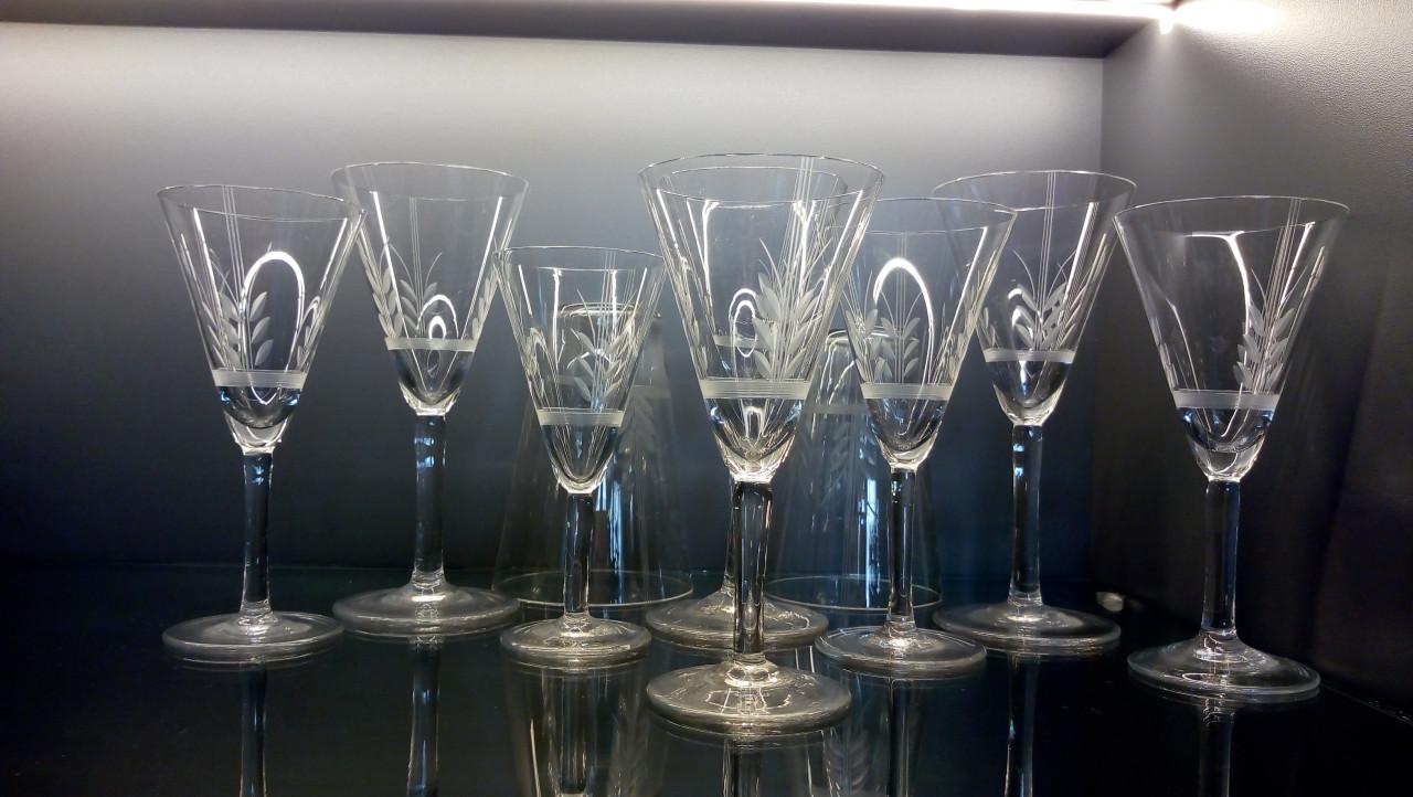 Ragfijn ca. 75-100 jarig glasserviesje