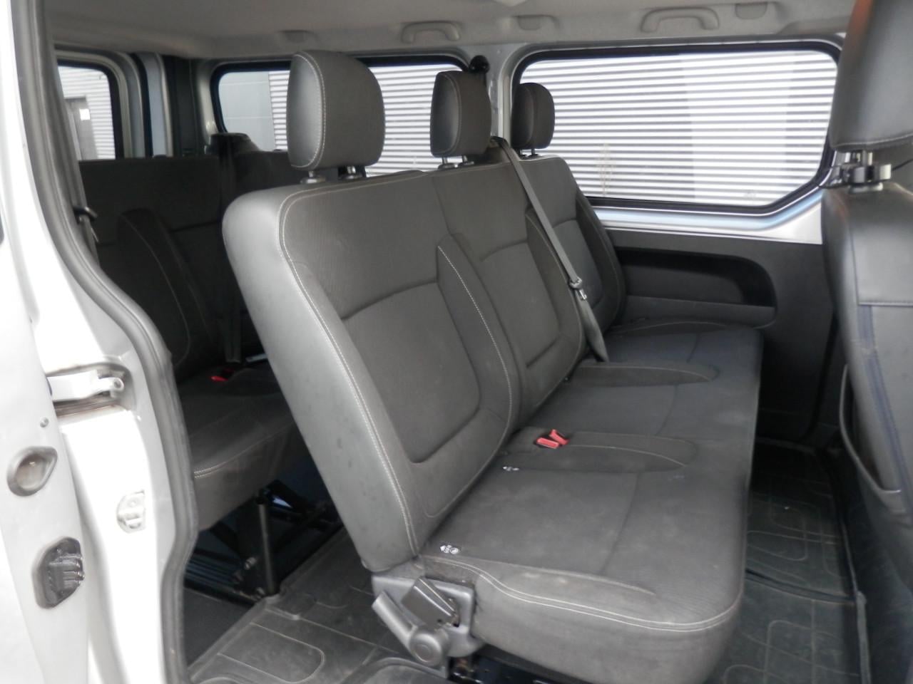 Auto Garant Biedt Aan: Renault Trafic Grand Passenger 1.6