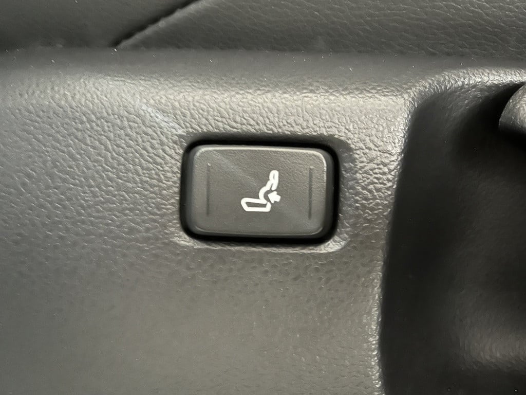 Toyota Corolla Cross 2.0 hp hybrid frist edition | bms | keyless | navi | t