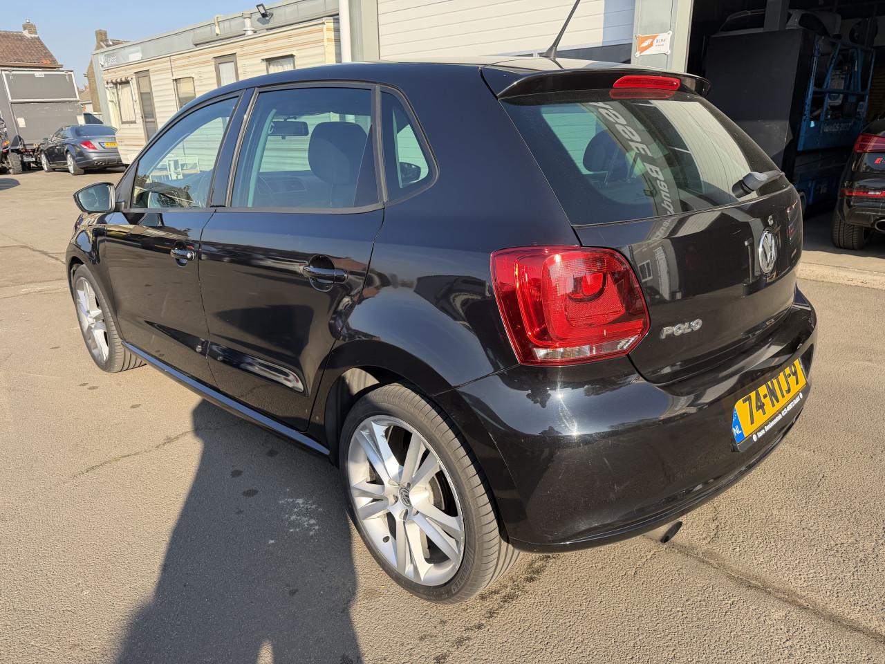Volkswagen Polo 1.4-16v Highline 5 deurs AUTOMAAT DSG NAP ! ! !