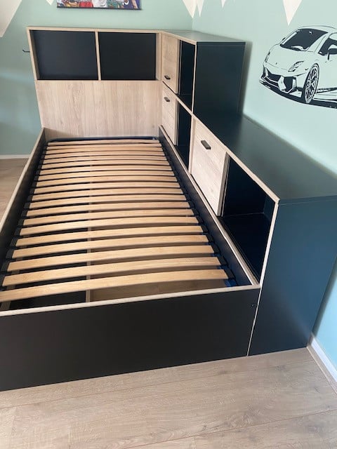 Tienerbed met opbergruimte
