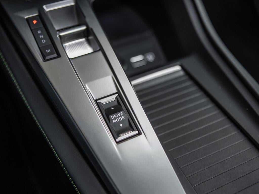 Peugeot 308 sw 1.2 puretech 130pk automaat | panoramadak | camera | navigat