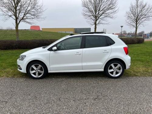VW Polo 2015 met slechts 93000 km, Panoramadak!