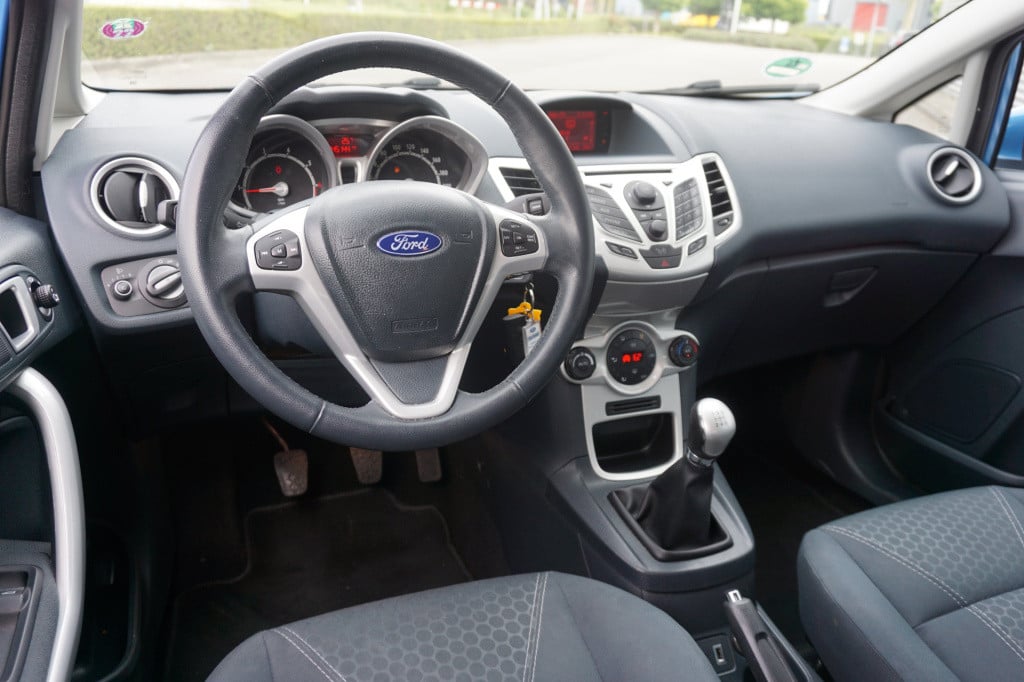 Ford Fiesta 1.6 titanium airco / cruise / elektr. ramen /  lm velgen / nap