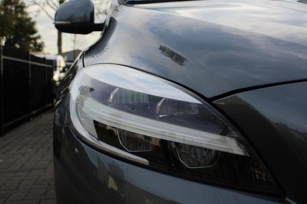 Volvo V40 1.5 t2 inscription aut. - leder - full led - navi - citycafety - 