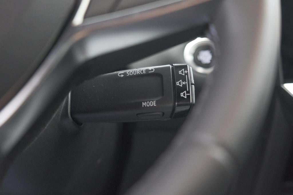 Renault Captur tce 90 techno | camera | navigatie | apple carplay | pack fu