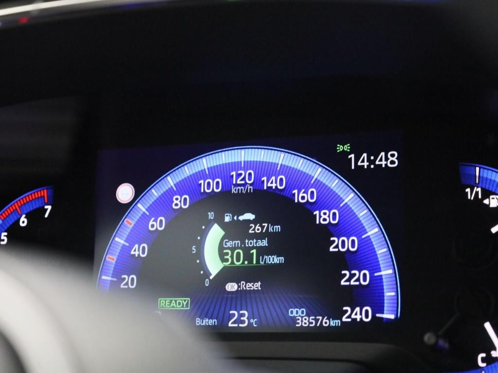 Toyota Corolla 1.8 hybrid business plus | automaat | stoel verwarming | par