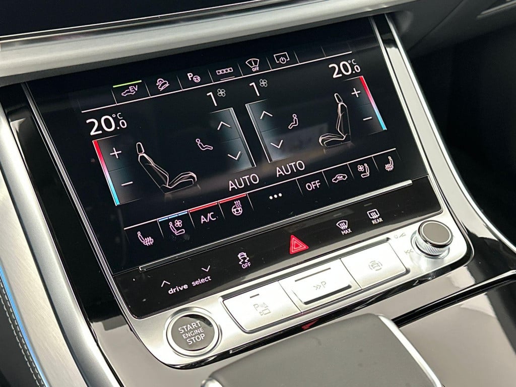 Audi Q8 pro line s 55 tfsi e 290 kw / 394 pk suv 8 versn.