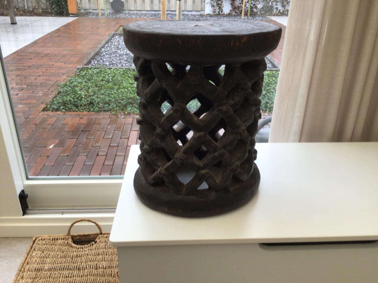 Afrikaans houtsnijwerk krukje / tafeltje