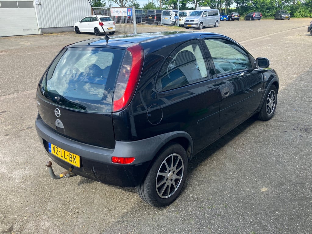 Opel Corsa 1.2-16v njoy