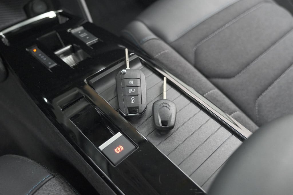 Citroen Ë-c4 feel pack 50 kwh | camera | navigatie | apple carplay | parkee