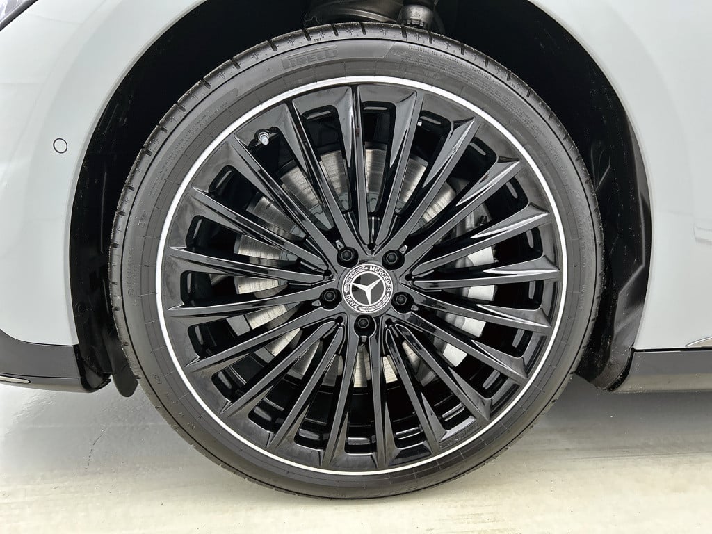 Mercedes-Benz Eqe 300 business solution amg 90 kwh | nightpakket | rijassis
