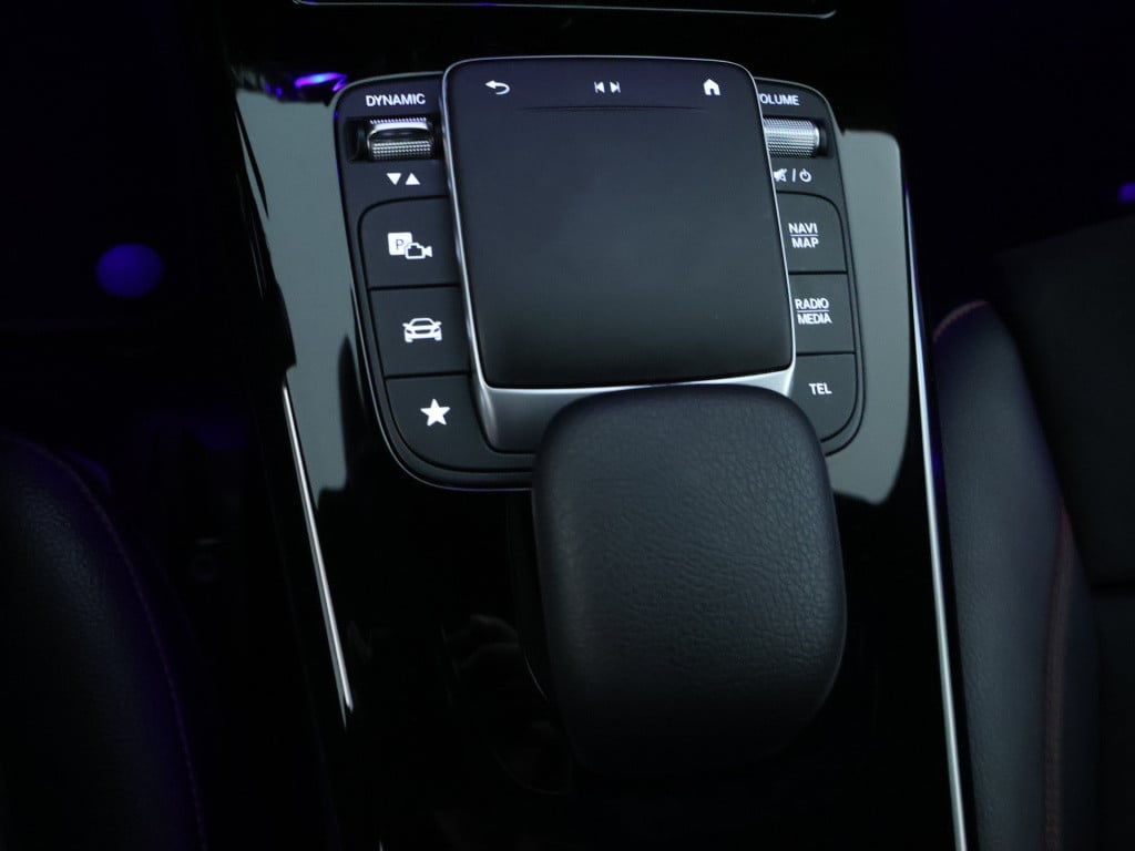 Mercedes-Benz A-Klasse 250 e business solution amg inclusief 24 maanden mb 