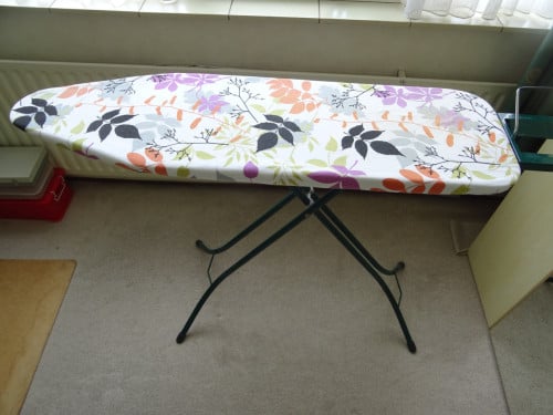 Strijkplank. Lang 124. Breed 38. Merk Brabantia