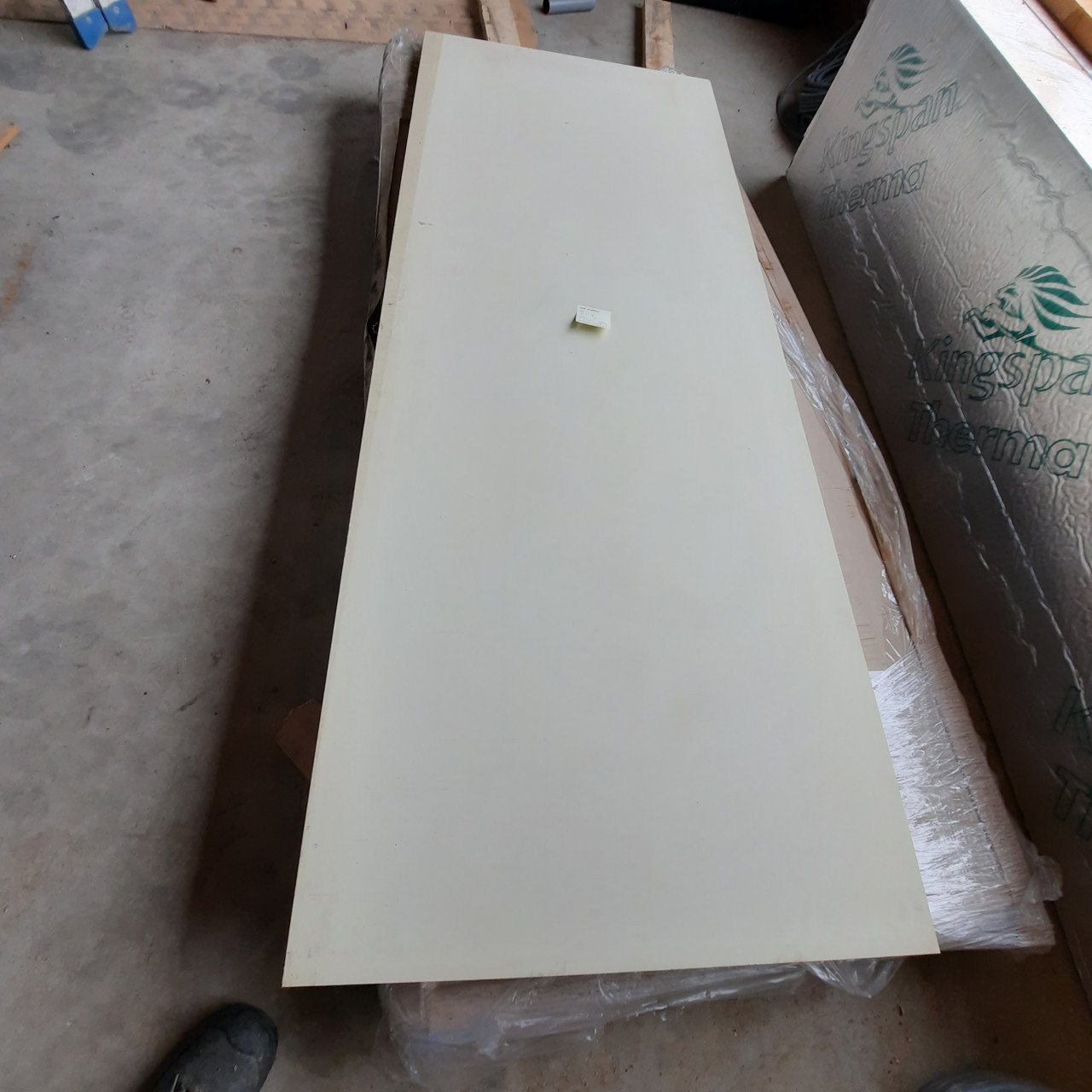 Partij nieuwe voordeuren 204.5 x 92.7 ook andere maten