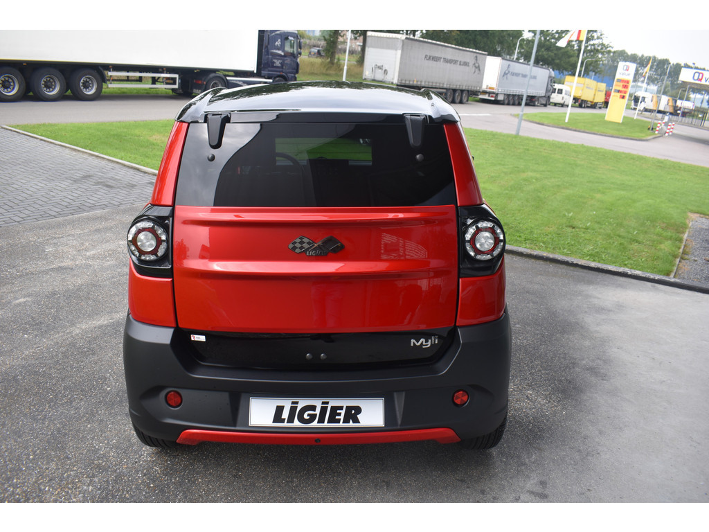 Ligier Myli brommobie l r.ebel x design 12 kwh achteruitrijcamera