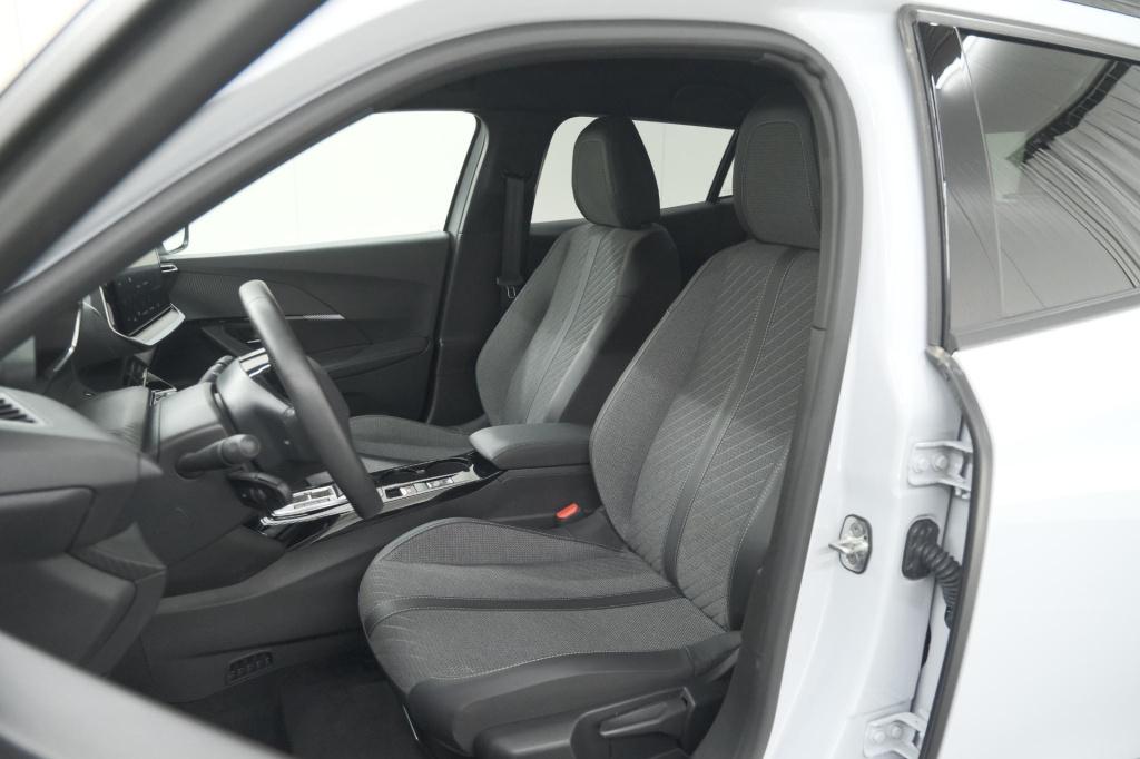 Peugeot E-2008 ev allure avantage 54 kwh | 11 kw lader | apple carplay | pa