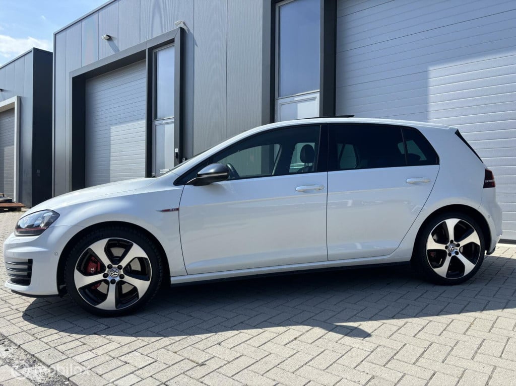 Volkswagen Golf 2.0 tsi gti performance,dsg, pano, acc