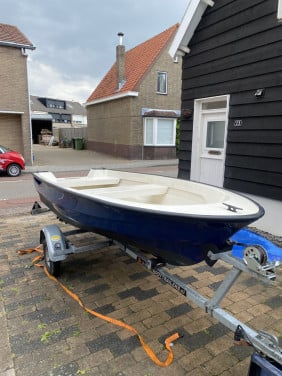 Polyester boot met Riba trailer