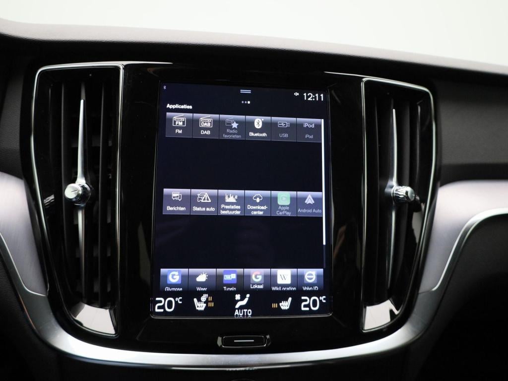 Volvo V60 b3 core dct | automaat | navigatie | virtual cockpit  | climate c