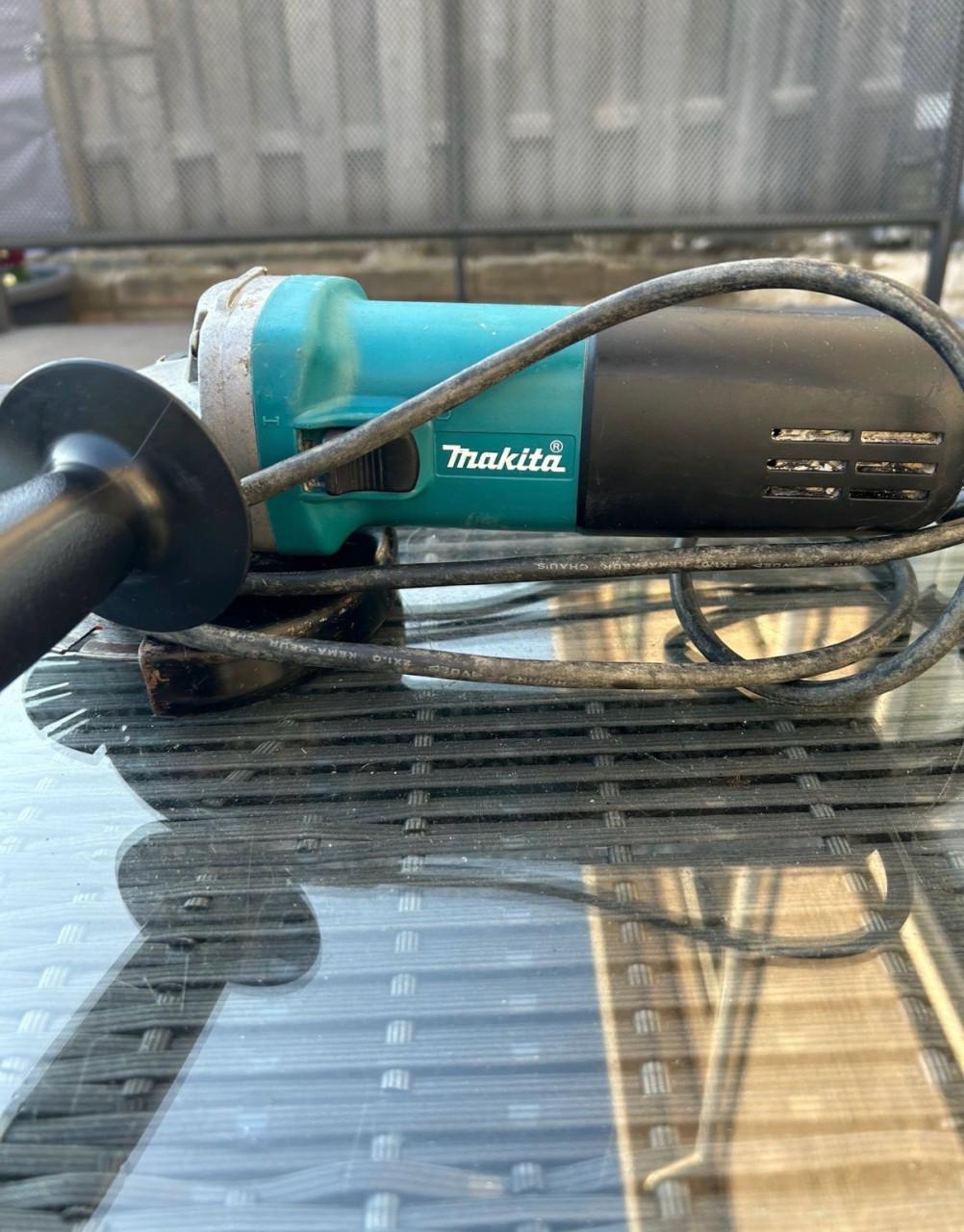 Makita Haakse slijpmachine 9555NB - Zo goed als nieuw