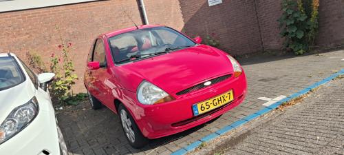 Rode Ford Ka