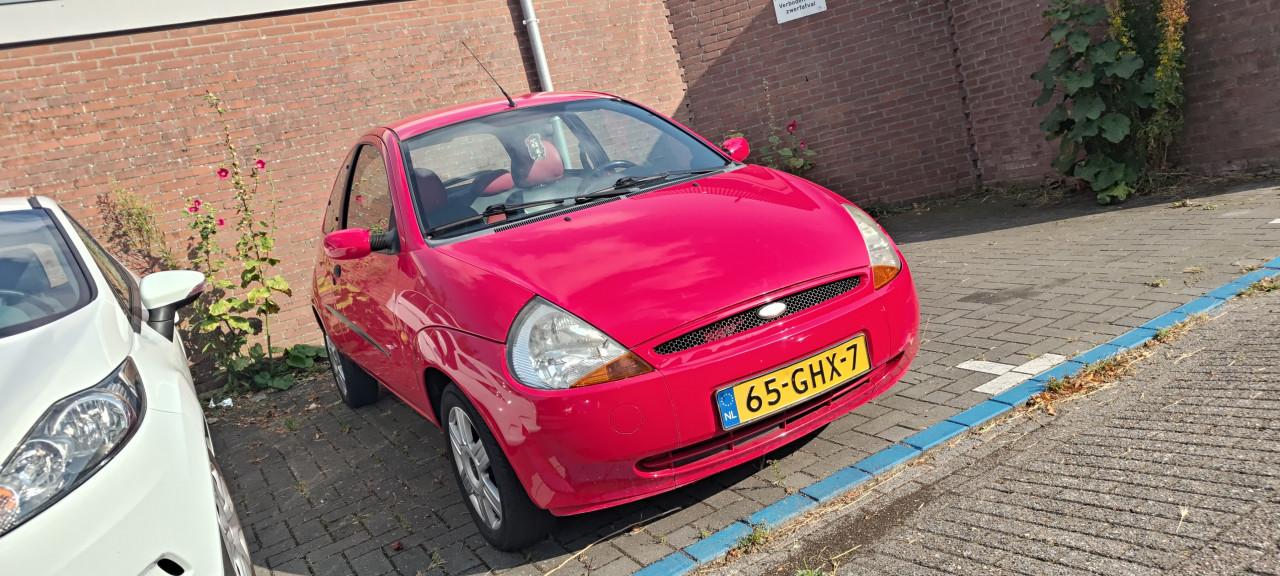 Rode Ford Ka