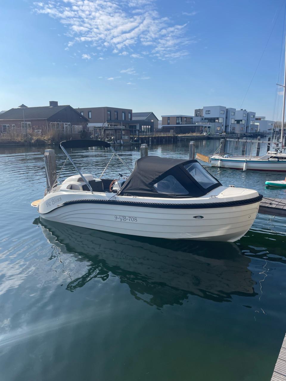 Oud huijzer 570 tender Suzuki 60 pk 4 takt