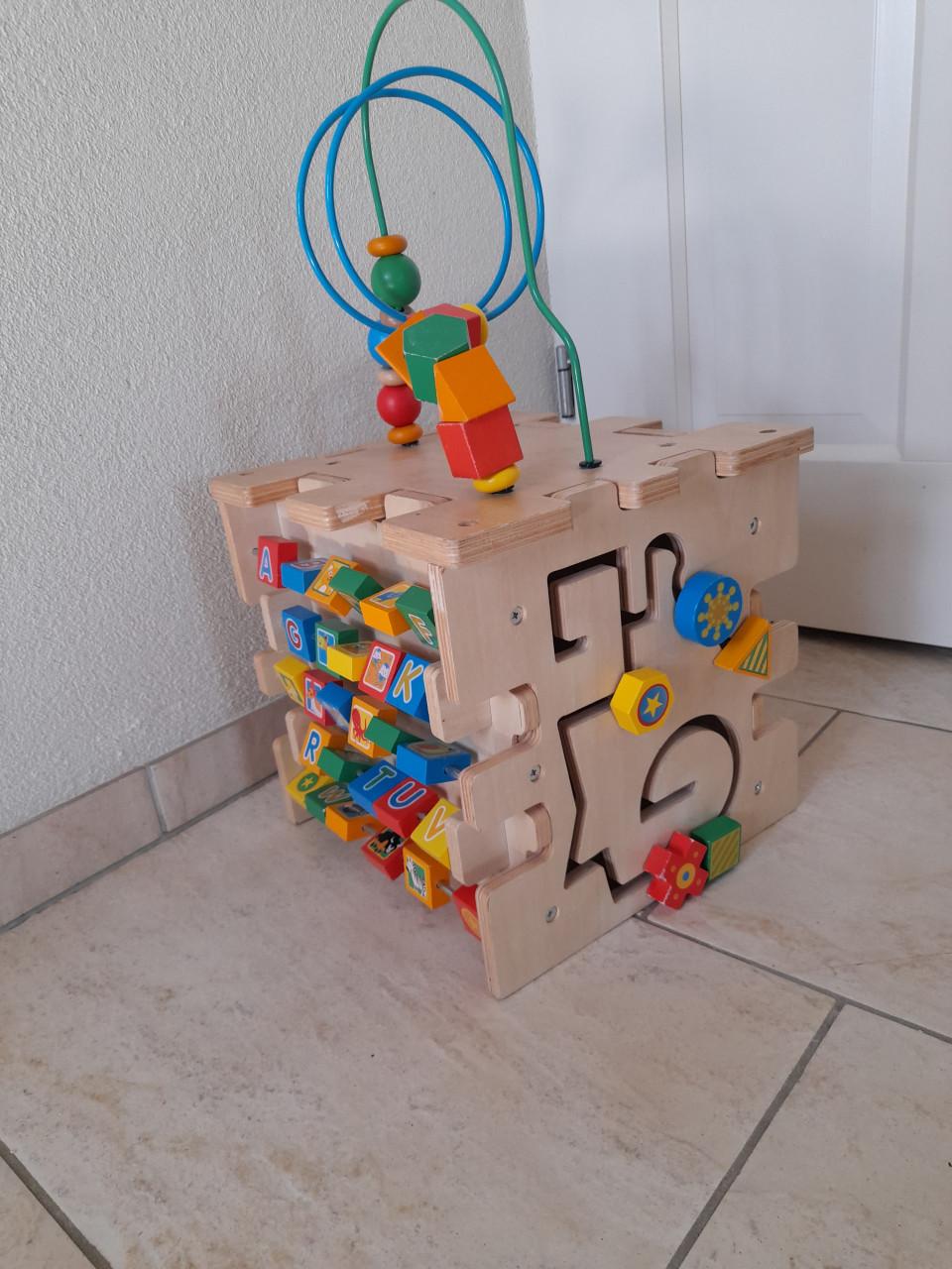 Kidkraft  deluxe  Activity Cube  ( in goede nette staat )