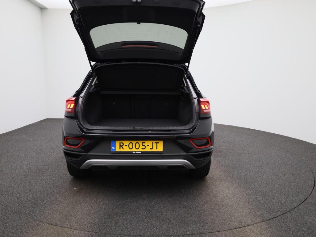 Volkswagen T-roc 1.0 tsi life | trekhaak | parkeer sensoren | virtual cockp