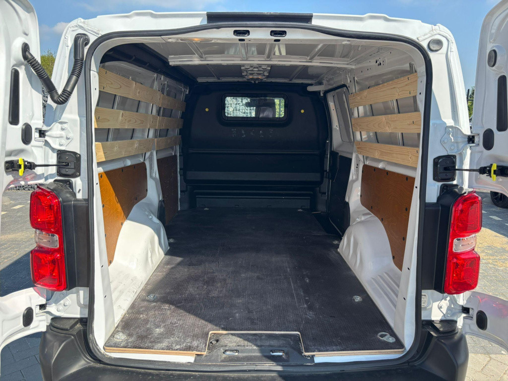 Opel Vivaro 2.0 diesel 145 l3 | navigatie | trekhaak | parkeersensoren | sl