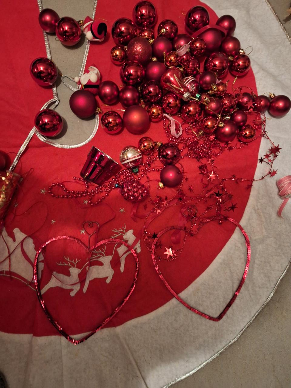 Rode kerstspullen met lampjes