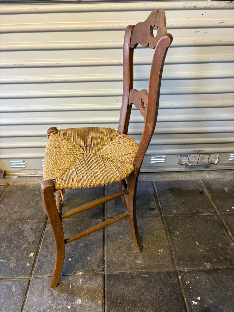 Te koop,Antiek stoel,