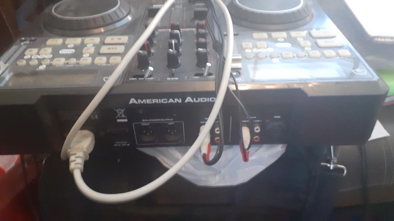 Dj set - mengtafel - AMERICAN AUDIO - MP3 DJ - Controller