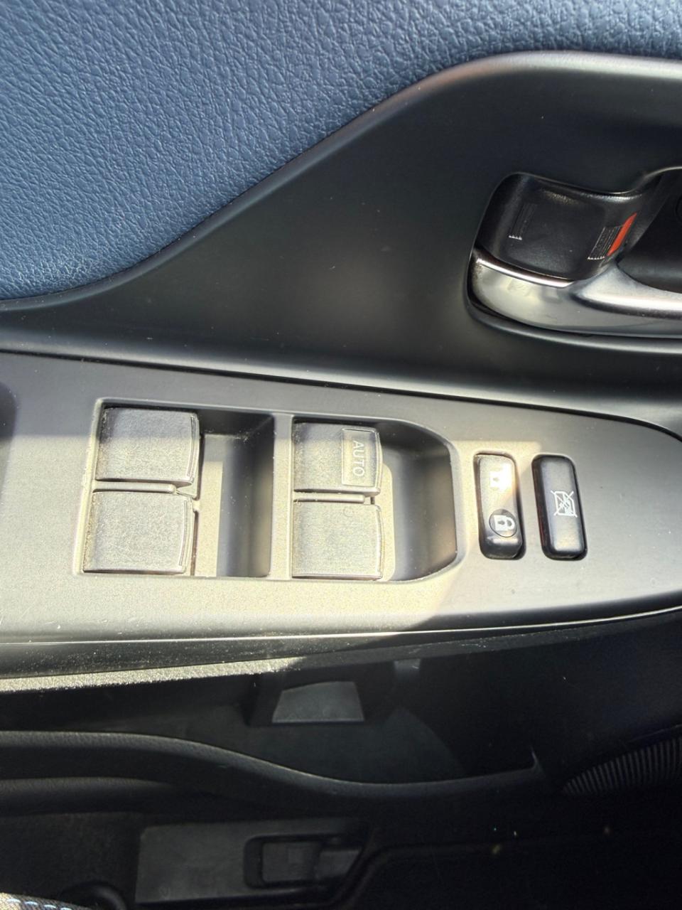 Toyota Yaris 1.5 hybrid bi-tone