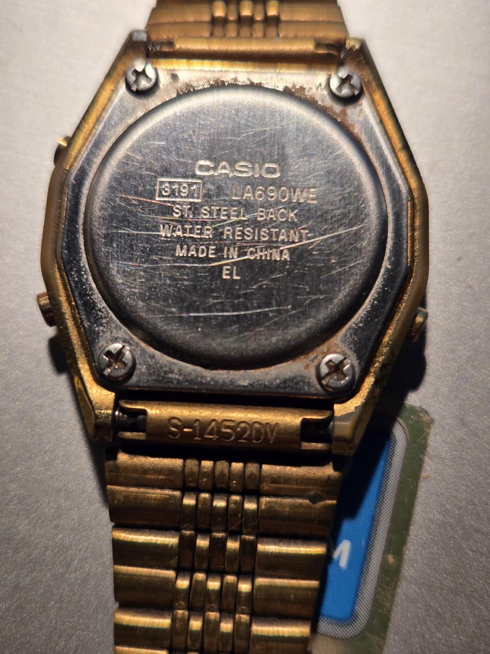Casio horloge LA690WEGA-9EF goudkleur